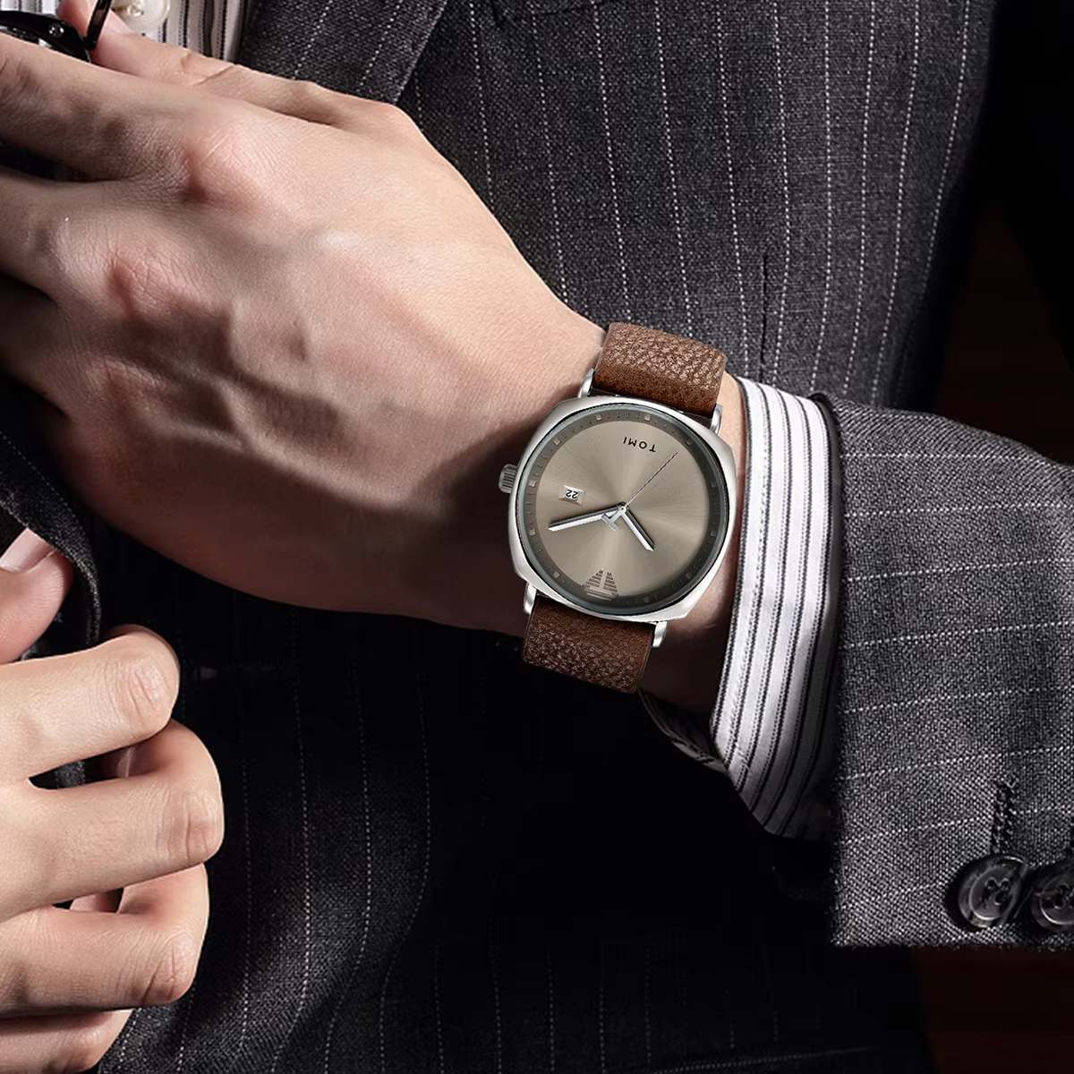 ⌚✨ Timeless Style That Never Goes Out of Fashion! 🖤